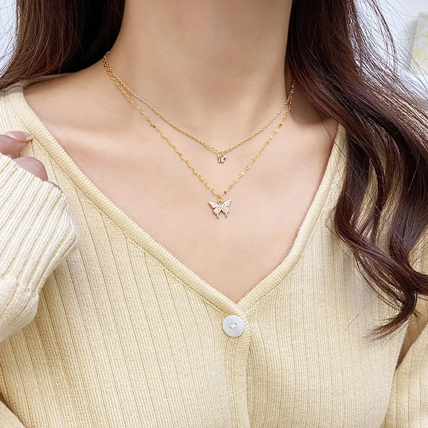 2 Pcs Butterfly Necklace for Women Butterfly Pendant Necklace 2 Layered Butterfly Necklace Insect Chain Necklace Jewelry for Girls