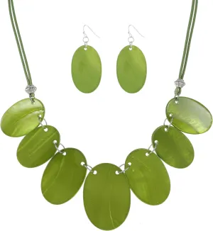 Big Oval Chunky Statement Necklaces Set for Women Fashion Western Boho Colorful Shell Choker Necklace and Earrings Set for Holiday Costume Jewelry Gifts