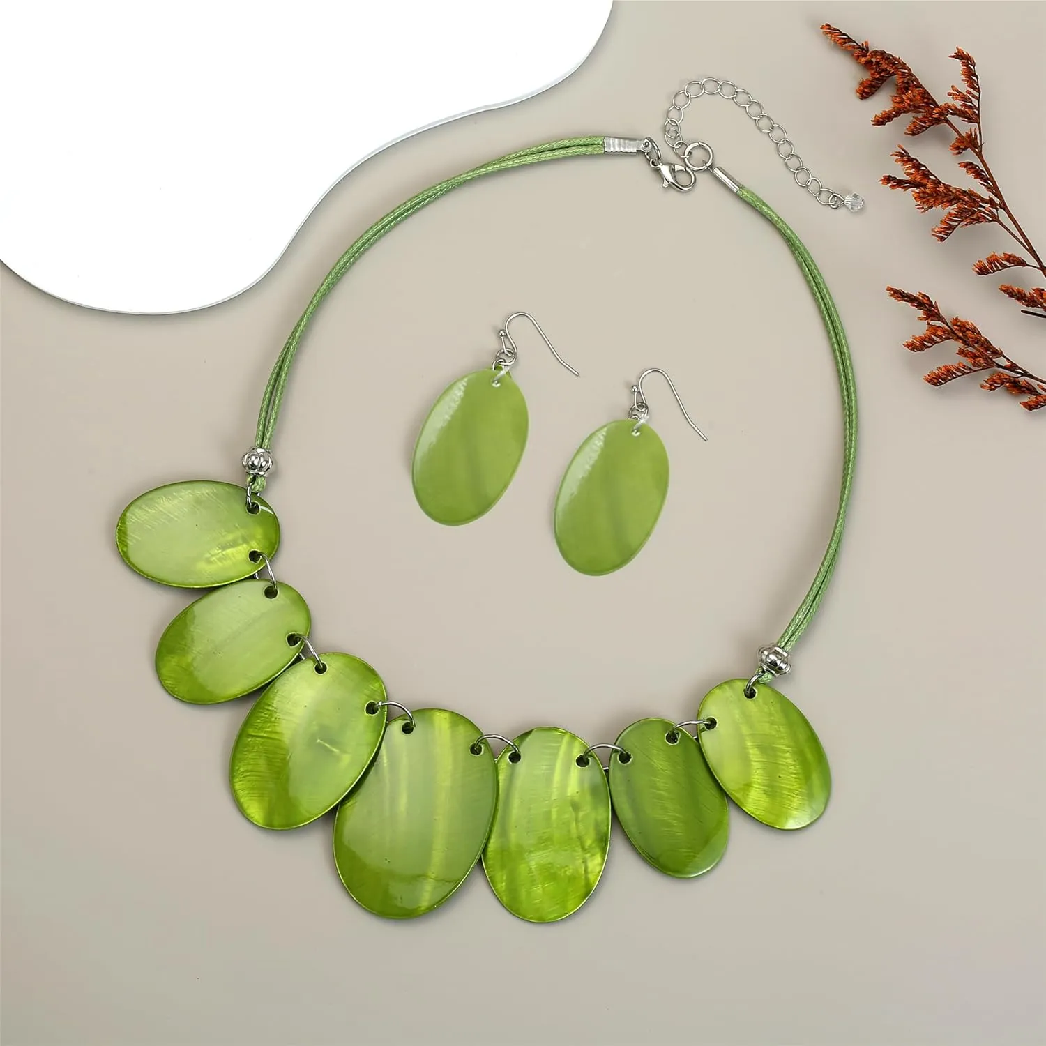 Big Oval Chunky Statement Necklaces Set for Women Fashion Western Boho Colorful Shell Choker Necklace and Earrings Set for Holiday Costume Jewelry Gifts