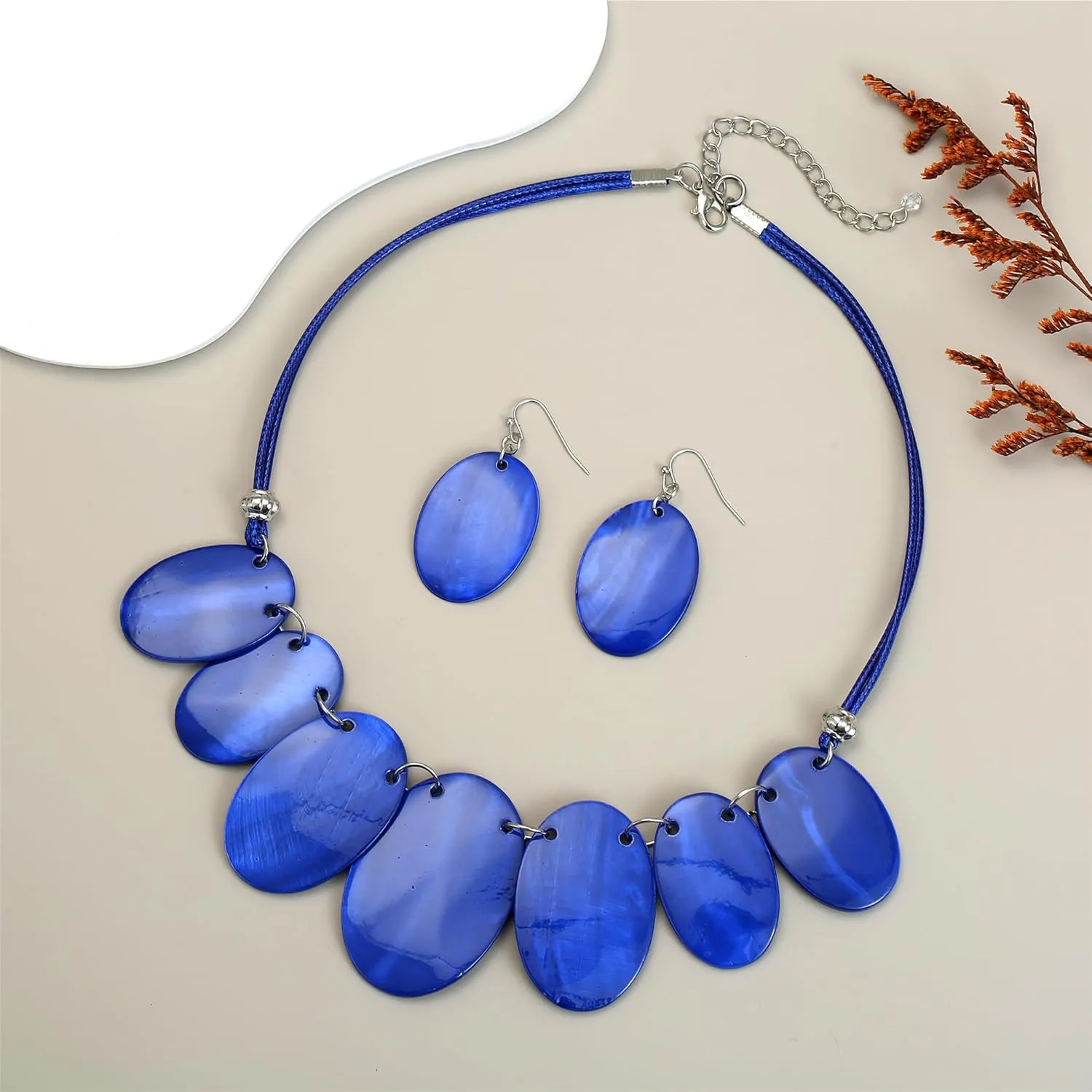 Big Oval Chunky Statement Necklaces Set for Women Fashion Western Boho Colorful Shell Choker Necklace and Earrings Set for Holiday Costume Jewelry Gifts