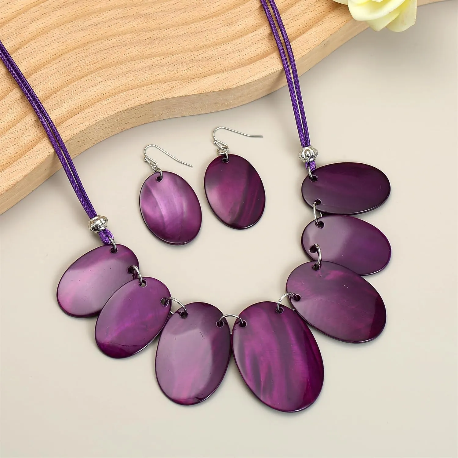 Big Oval Chunky Statement Necklaces Set for Women Fashion Western Boho Colorful Shell Choker Necklace and Earrings Set for Holiday Costume Jewelry Gifts