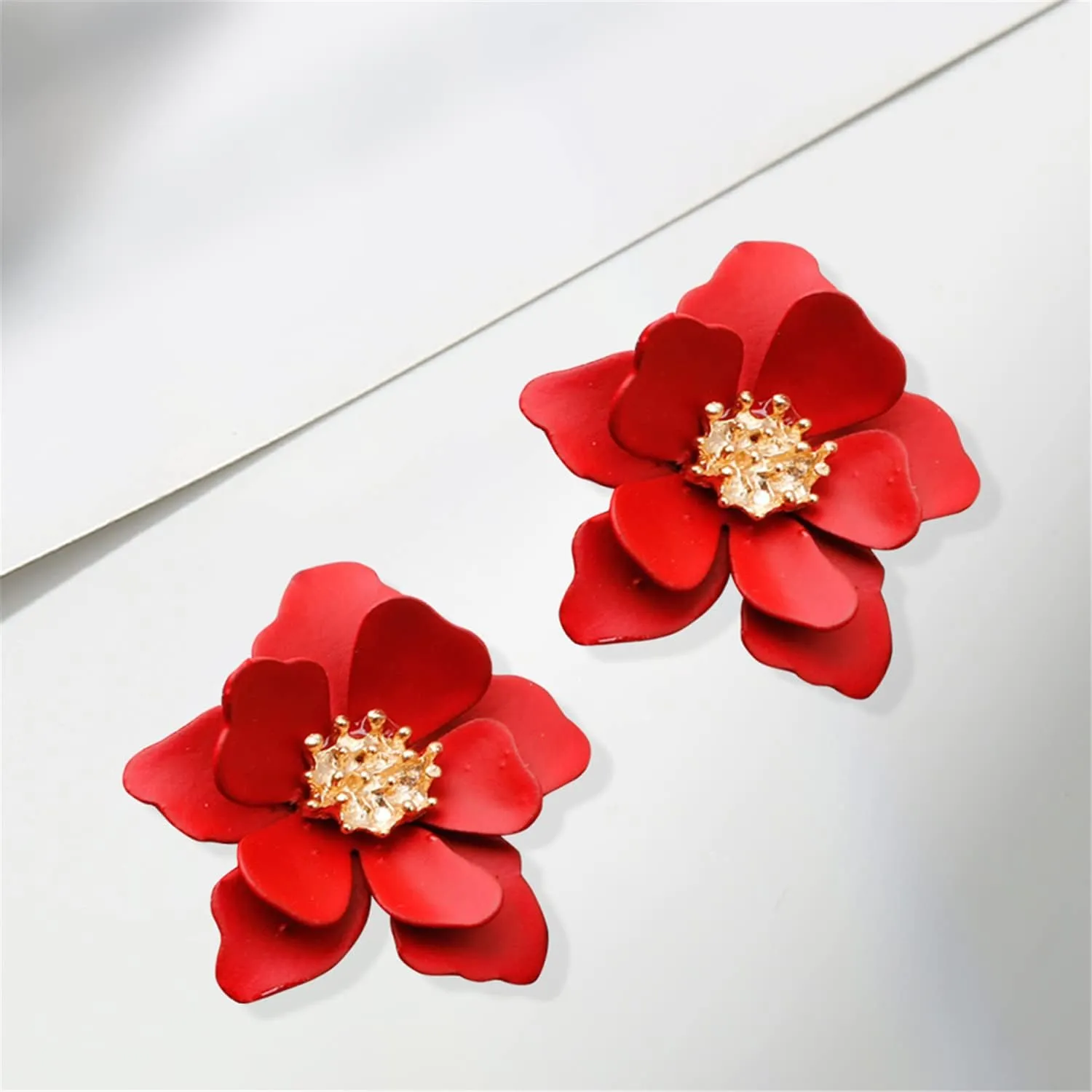 Boho Flower Stud Earrings with White Pearl - Daisy Dangle Drop Earrings with Gold Flower Bud