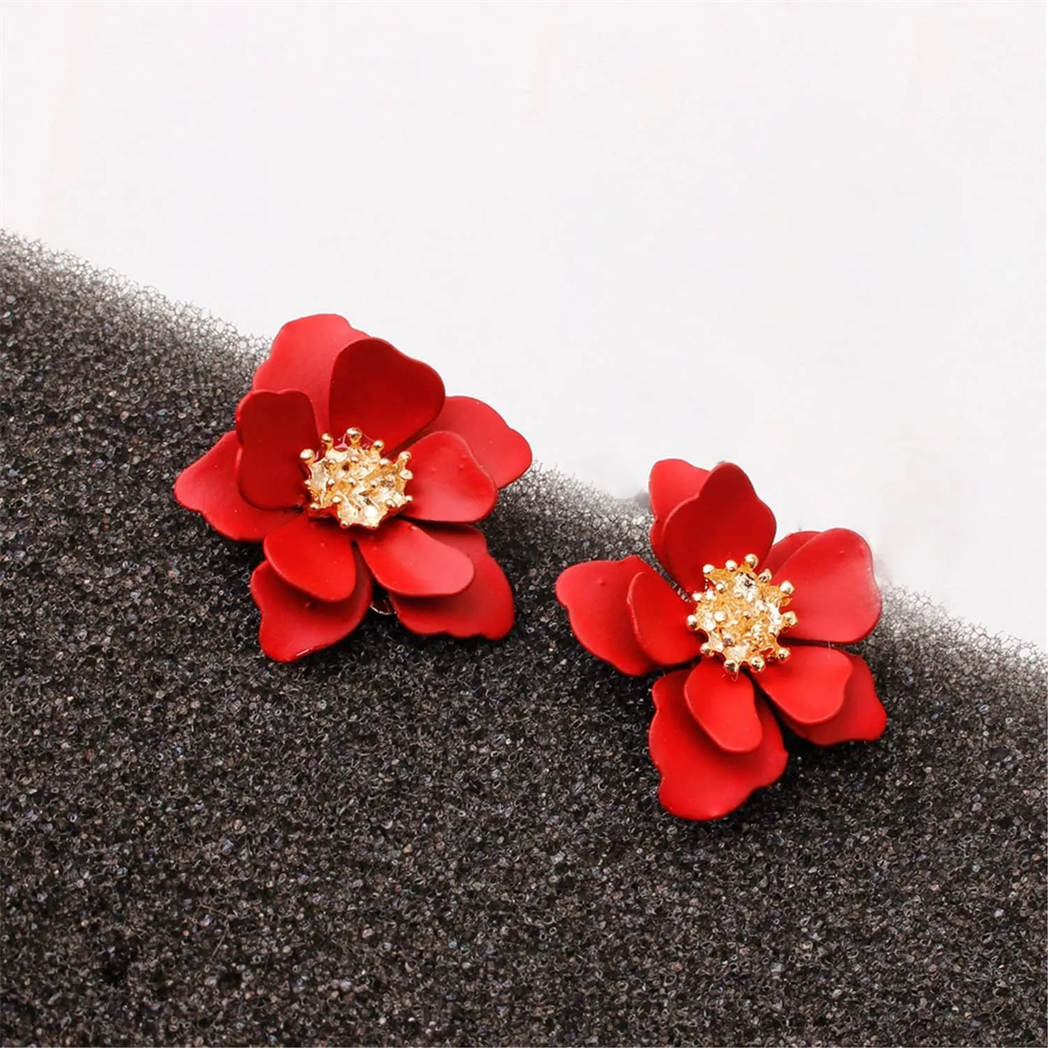 Boho Flower Stud Earrings with White Pearl - Daisy Dangle Drop Earrings with Gold Flower Bud