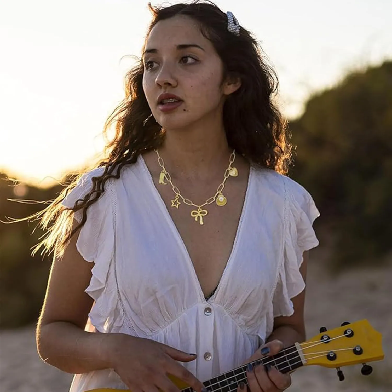 Charm Necklace for Women Summer Beachy Seashell Necklaces Dainty Gold Paperclip Chain Necklace Trendy Heart Star Bow Shell Charm Necklaces Beach Jewelry for Women Summer Vacation