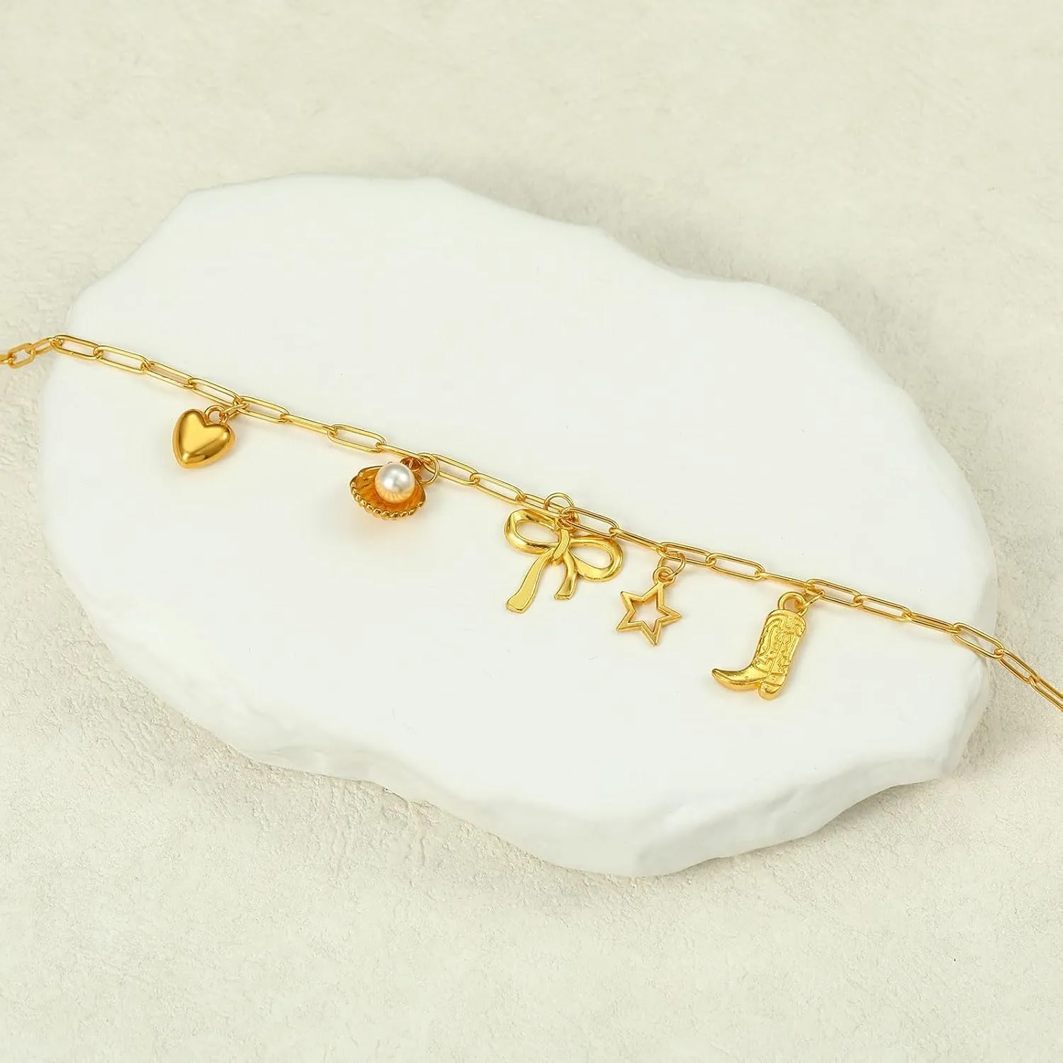 Charm Necklace for Women Summer Beachy Seashell Necklaces Dainty Gold Paperclip Chain Necklace Trendy Heart Star Bow Shell Charm Necklaces Beach Jewelry for Women Summer Vacation