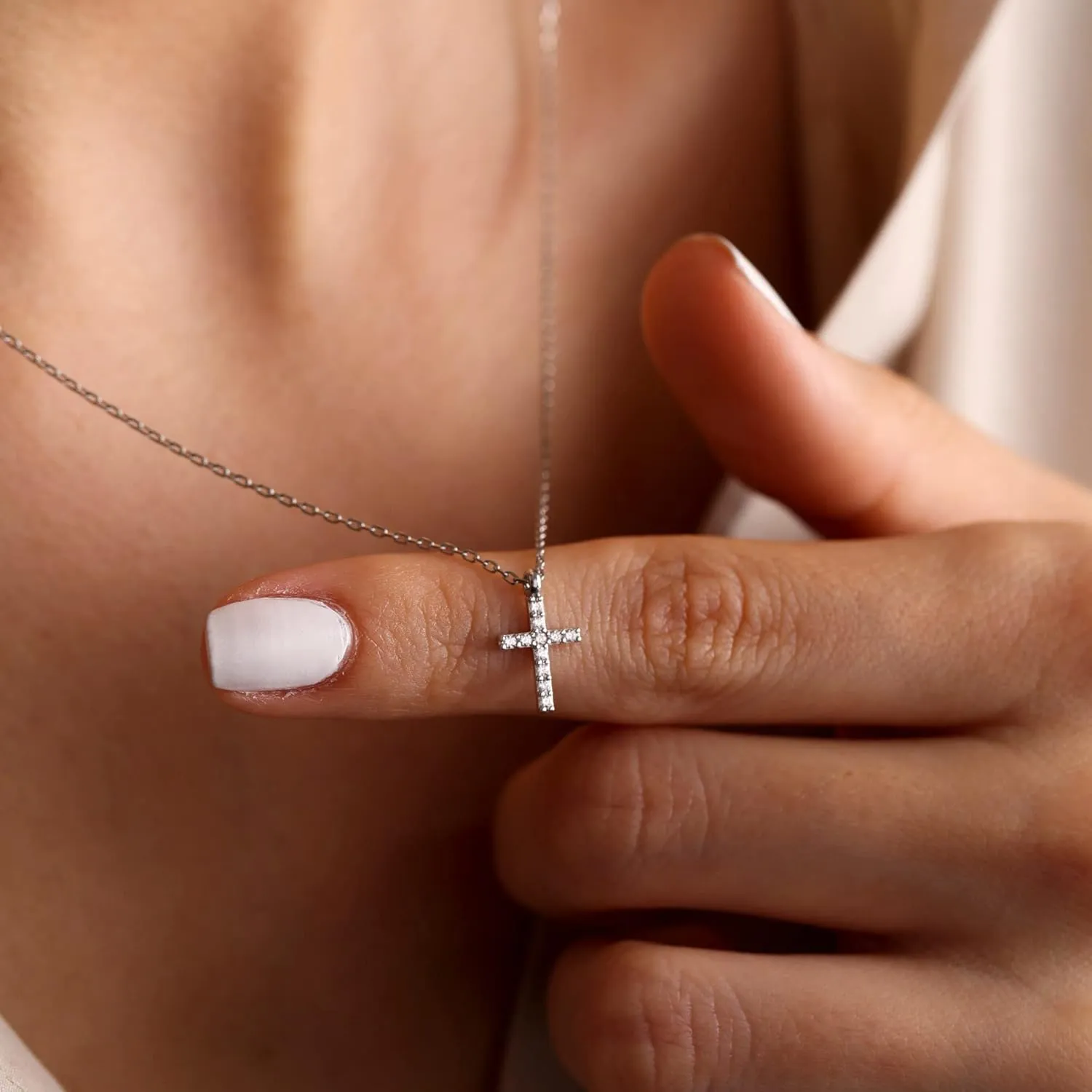 DEARMAY Dainty Cross Necklace for Women, Dainty 14k Gold Filled/Silver Cross Necklaces Simple Layered Small Cross Choker Necklace Thin Chain Necklaces Aesthetic Jewelry for Women Gift