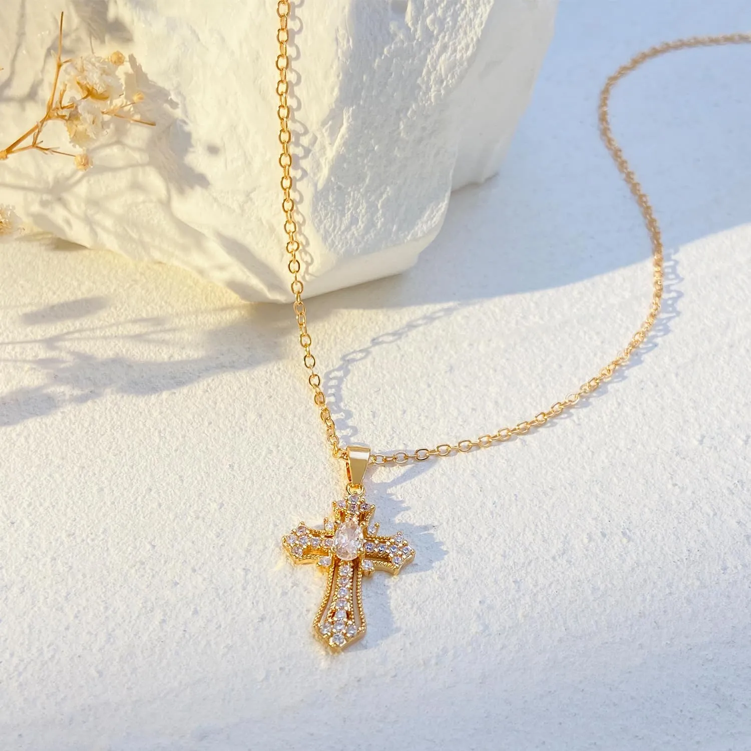 Gold Cross Necklace,Cross Pendant Necklace for Women,Cross Trendy Necklace