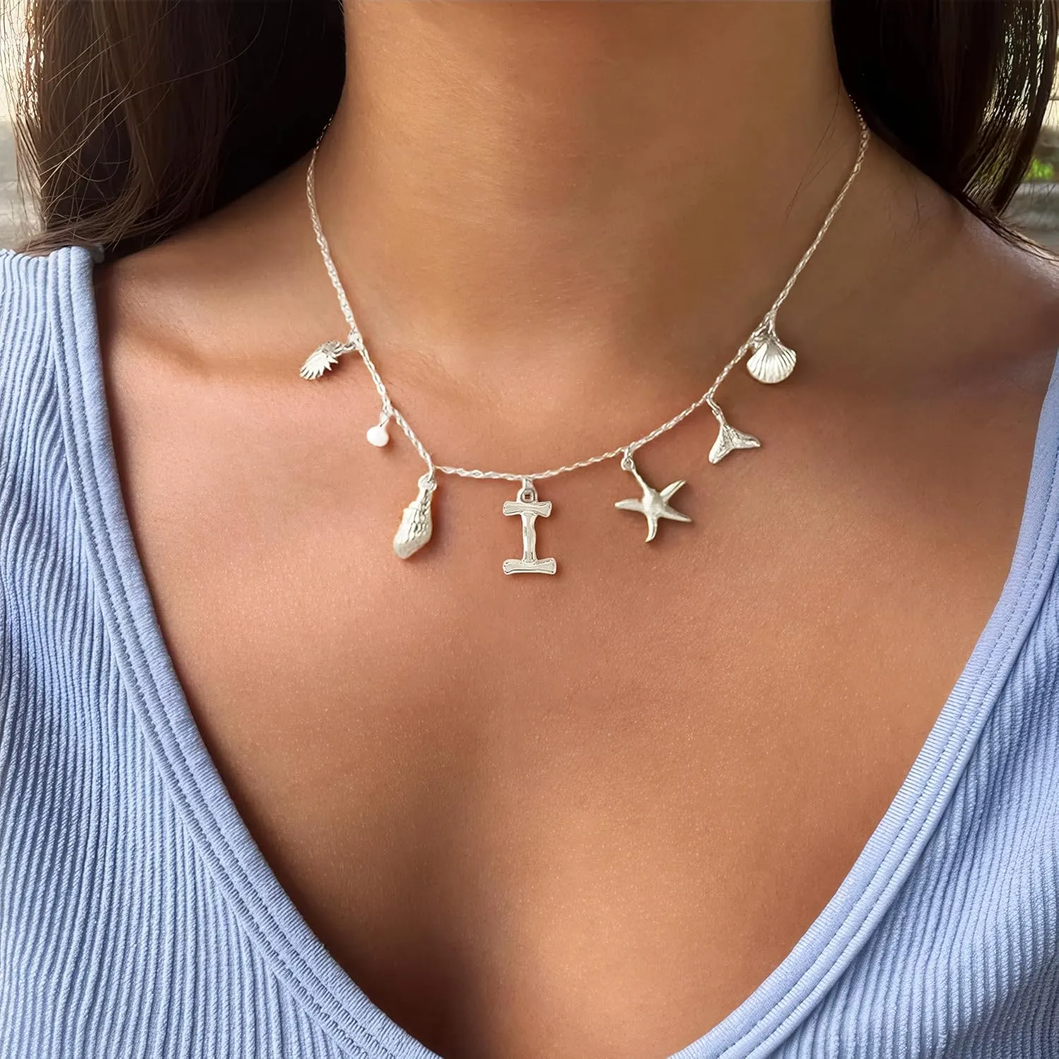 Gold Initial Charm Necklace for Women Beachy Jewelry for Summer Vacation Seashell Starfish Pearl Charm Necklaces Surfer Personalized Name Letter Charms Necklace Preppy Stuff Beach Jewelry for Women Trendy