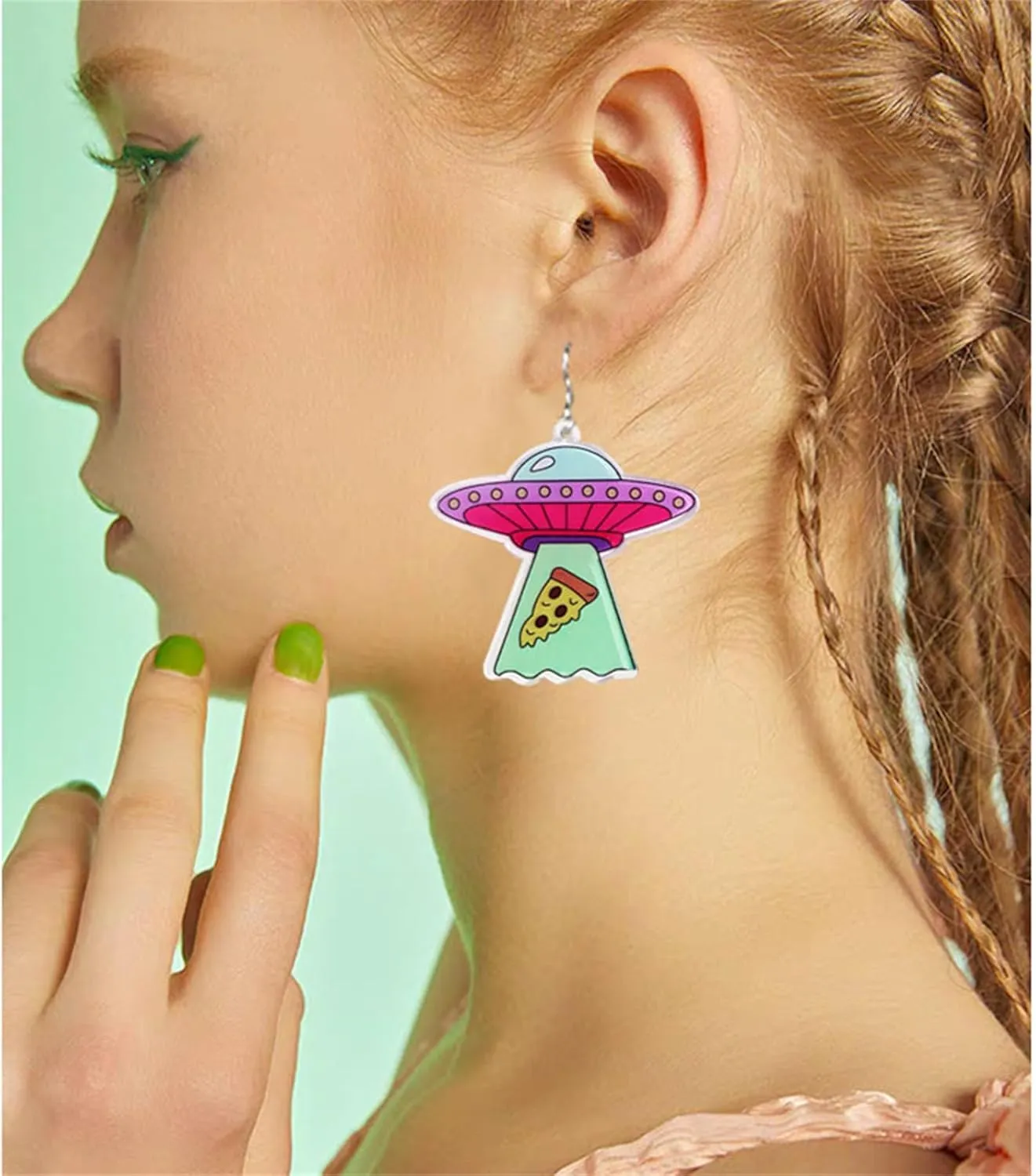 Halloween Acrylic Alien Earrings Funny Cartoon Alien Earrings Cute UFO Space Airship Earrings Novelty Aliens Dangle Earrings for Women Statement Earrings Halloween Party Costume Jewelry