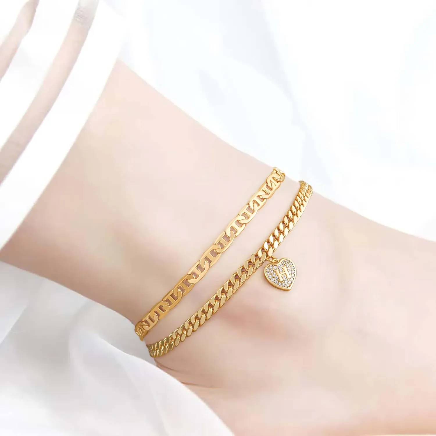Heart Initial Ankle Bracelets for Women, 14k Gold Plated Layered Cuban Link Anklets for Women Letter Gold Anklets for Women Mariner Anklet Jewelry for Women Teen Girls Jewelry Gifts