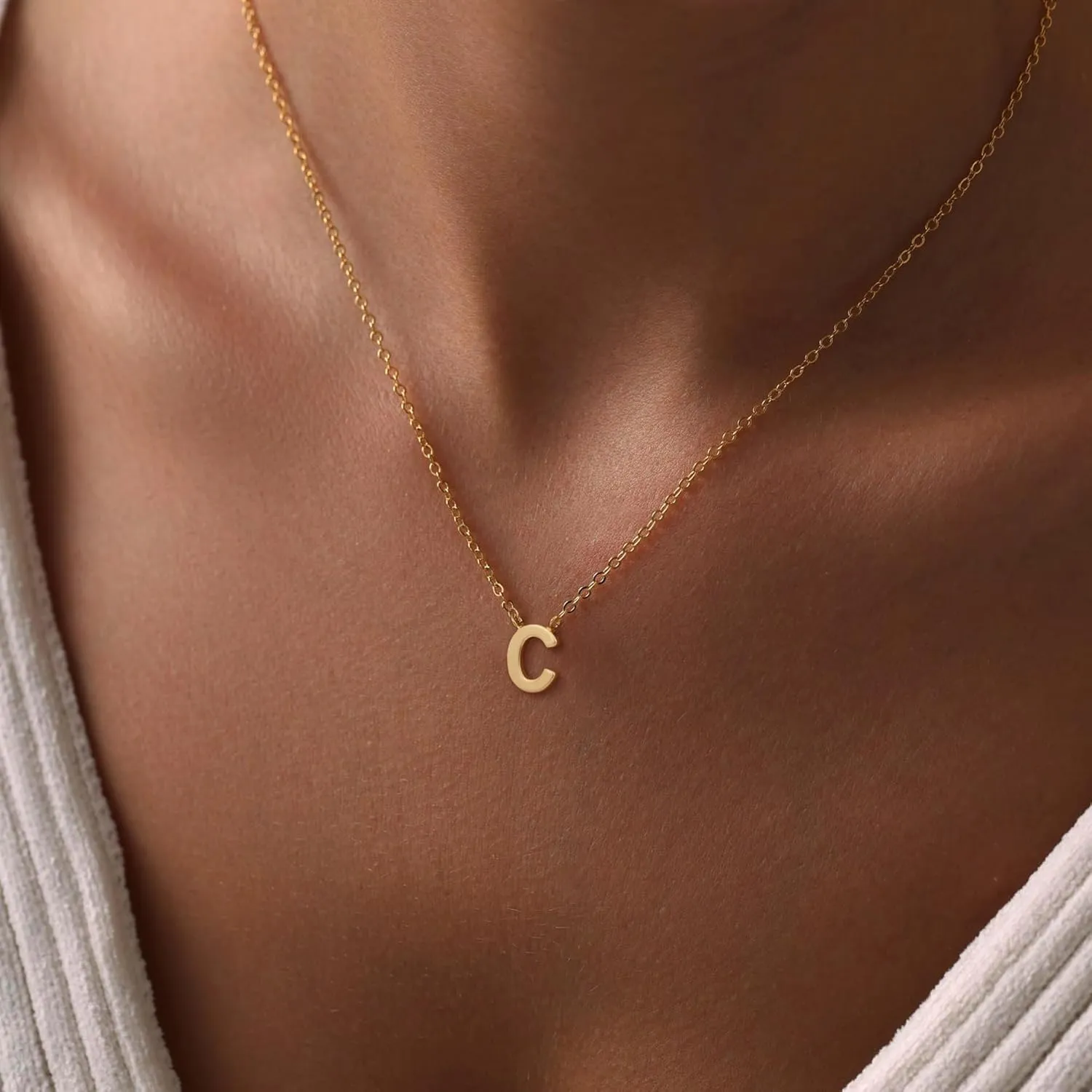 Initial Necklaces for Women, 14k Gold Plated Dainty Gold Letter Necklace Tiny Initial Pendant Necklace Cute Letter Name Choker Necklaces for Women Simple Gold Jewelry for Women Gifts