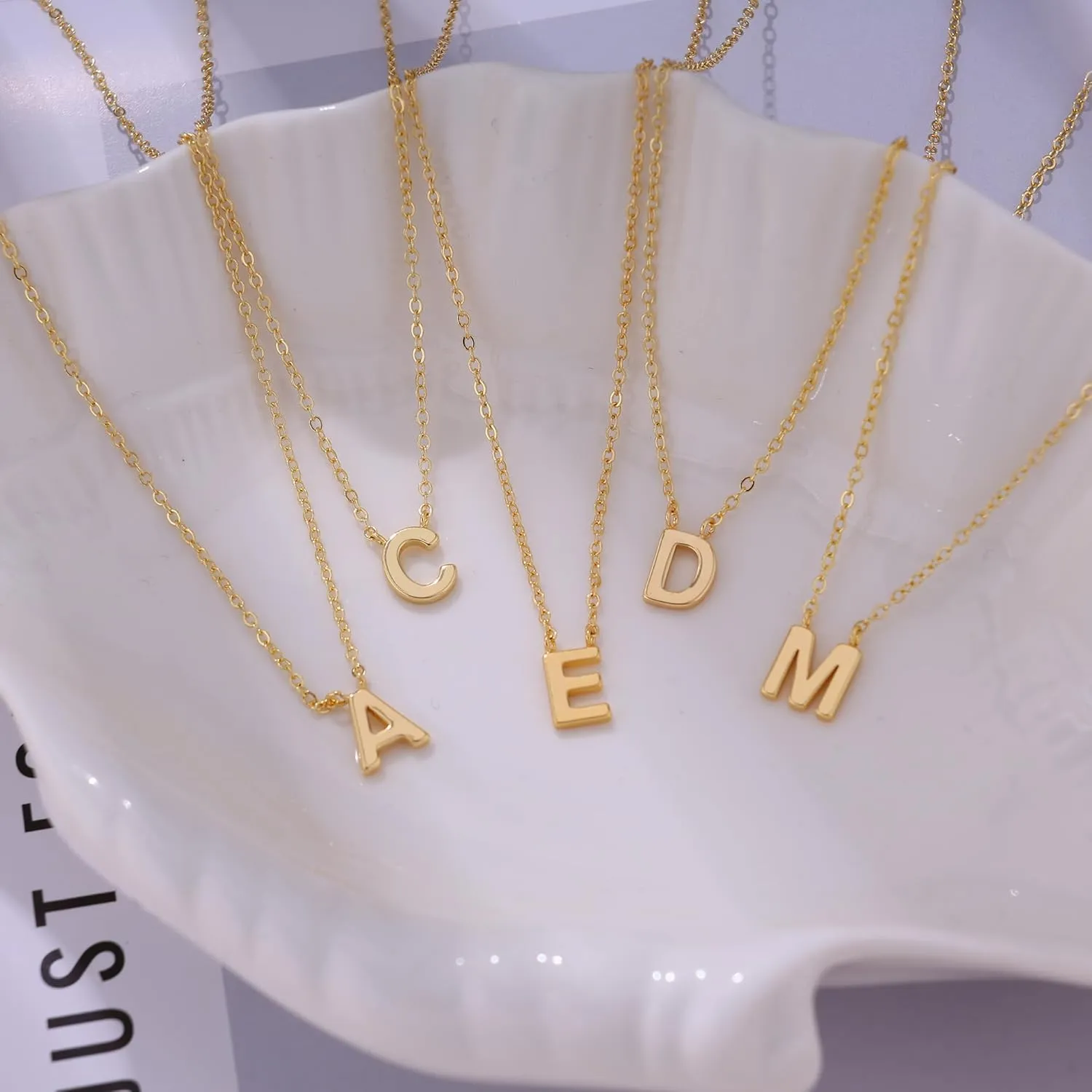 Initial Necklaces for Women, 14k Gold Plated Dainty Gold Letter Necklace Tiny Initial Pendant Necklace Cute Letter Name Choker Necklaces for Women Simple Gold Jewelry for Women Gifts