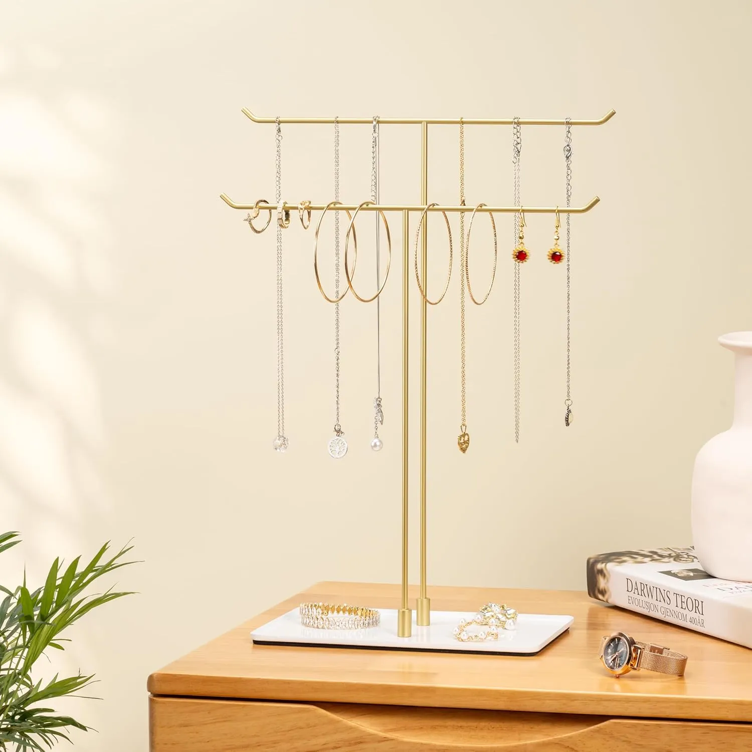Necklace Holder Jewelry Stand Organizer for Necklaces and Bracelets, Metal Display Stand, Gift for Women, Ideal for Home, Bedroom, or Vanity, Gold