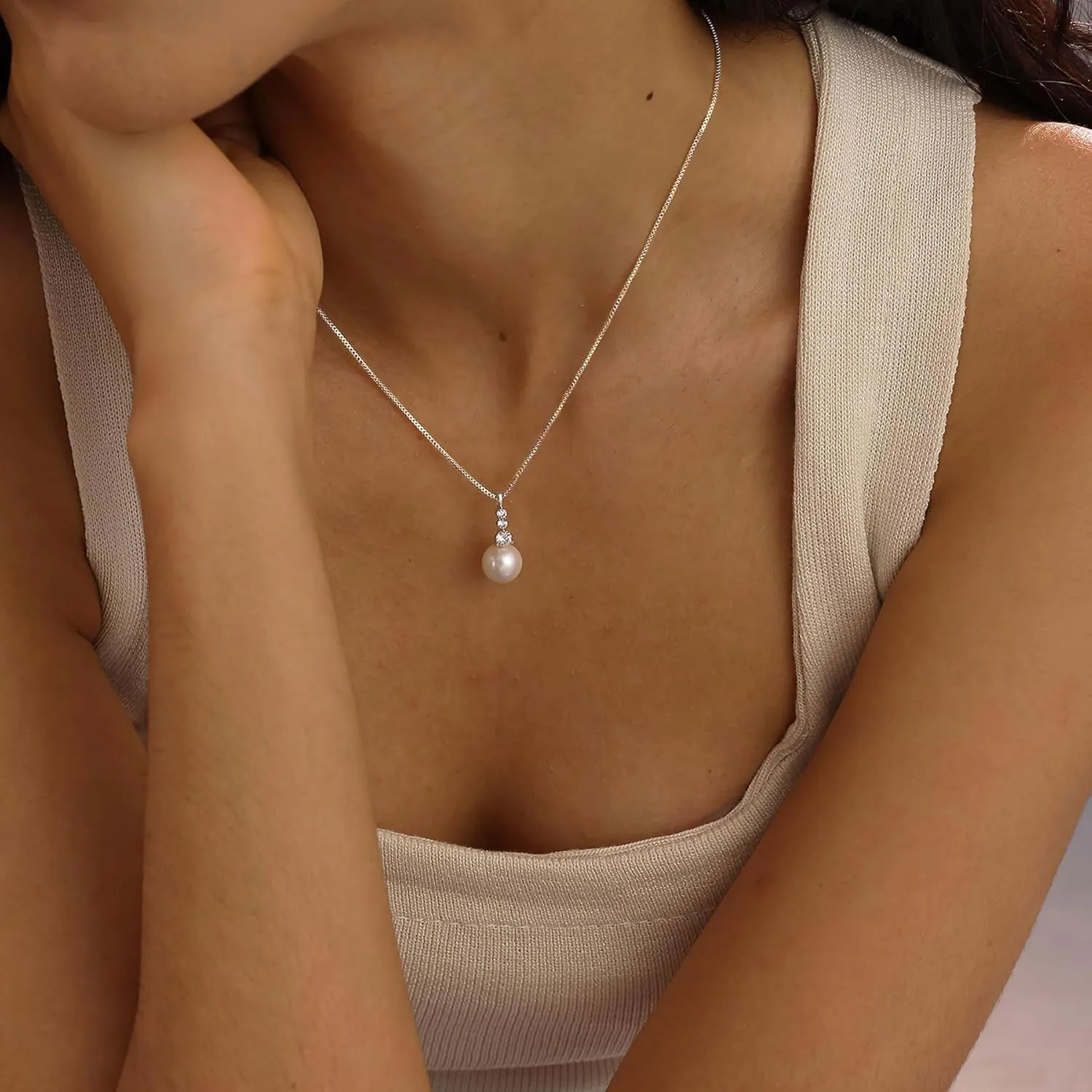 Pearl Necklaces for Women, Dainty Gold Necklace 14K Gold Plated Charm CZ Pearl Pendant Necklace Simple Gold Pearl Choker Necklaces for Women Trendy Wedding Womens Jewelry