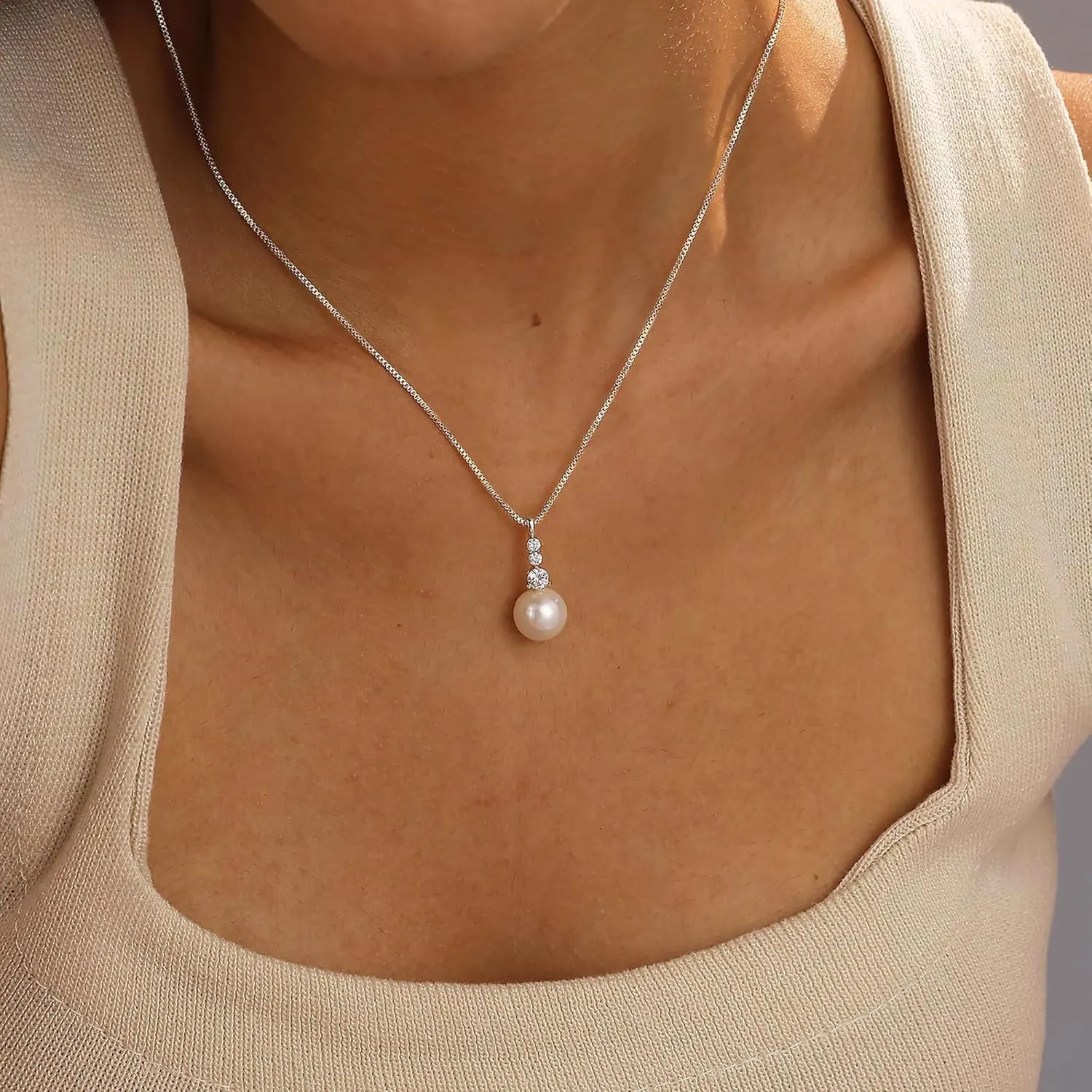 Pearl Necklaces for Women, Dainty Gold Necklace 14K Gold Plated Charm CZ Pearl Pendant Necklace Simple Gold Pearl Choker Necklaces for Women Trendy Wedding Womens Jewelry