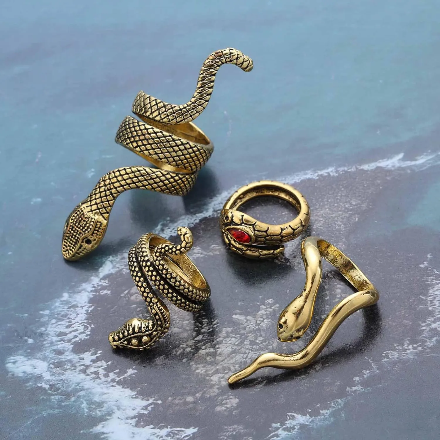 Punk Snake Rings Set Stackable Serpent Reptile Knuckle Rings Gothic Index Midi Cuff Finger Rings Crystal Cobra Animal Statement Rings Cool Halloween Jewelry for Women Men