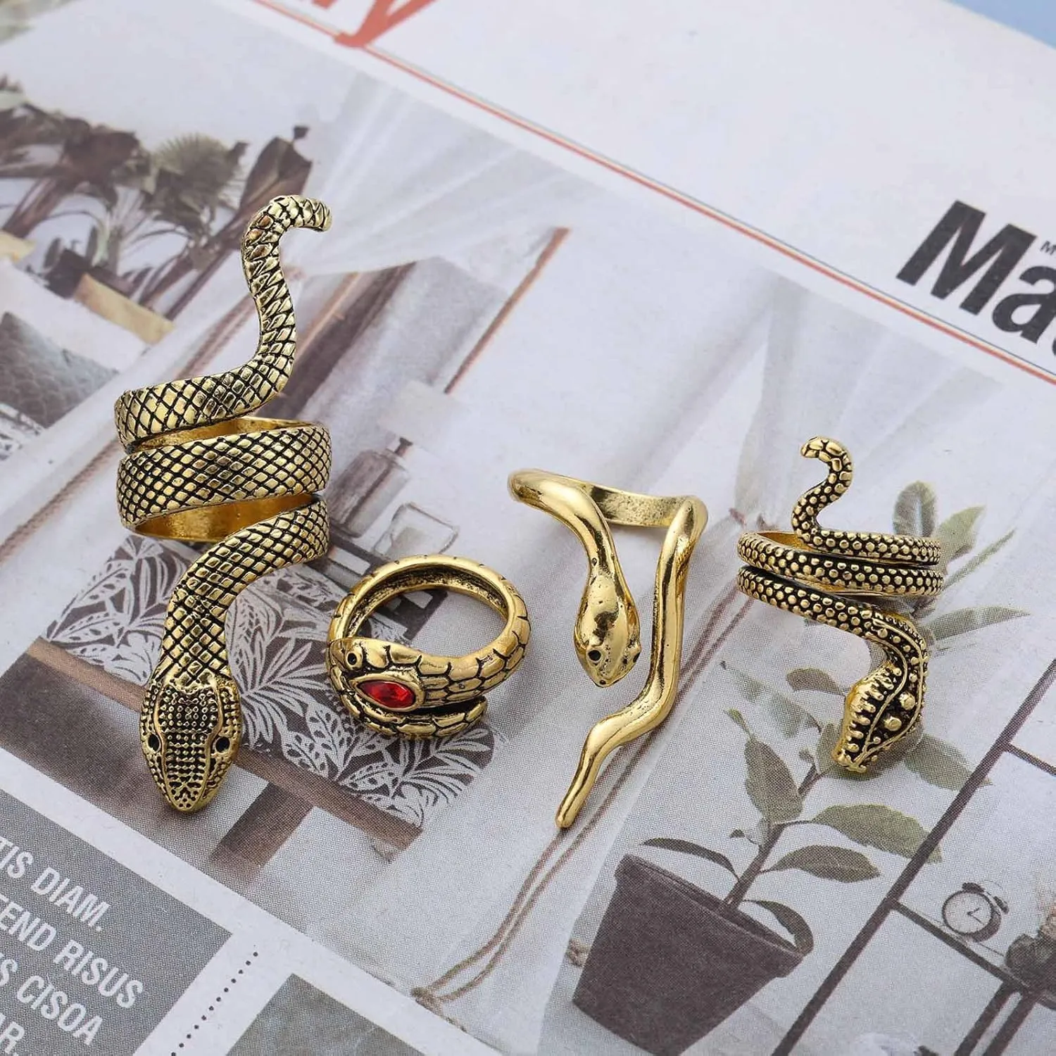 Punk Snake Rings Set Stackable Serpent Reptile Knuckle Rings Gothic Index Midi Cuff Finger Rings Crystal Cobra Animal Statement Rings Cool Halloween Jewelry for Women Men