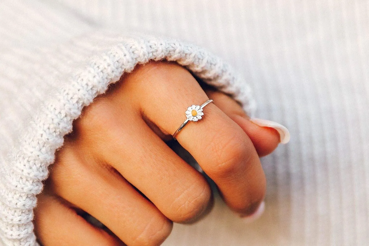 Pura Vida Silver Daisy Ring .925 Sterling Silver Ring, 5-9