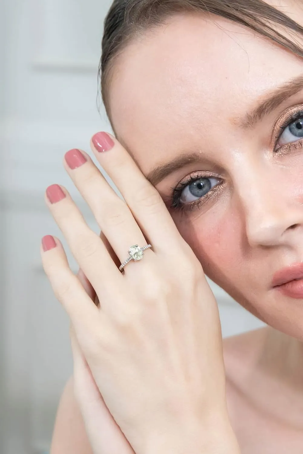 Sterling Silver Very Light Green Amethyst and White Topaz Oval Crown Ring
