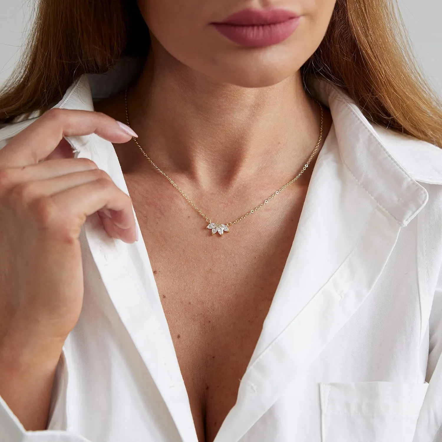 Tasiso Diamond Necklaces for Women Dainty CZ Leaf Necklace 14k Gold Plated Flower Necklace Simple Diamond Choker Necklaces for Women Trendy Prom Jewelry Gifts
