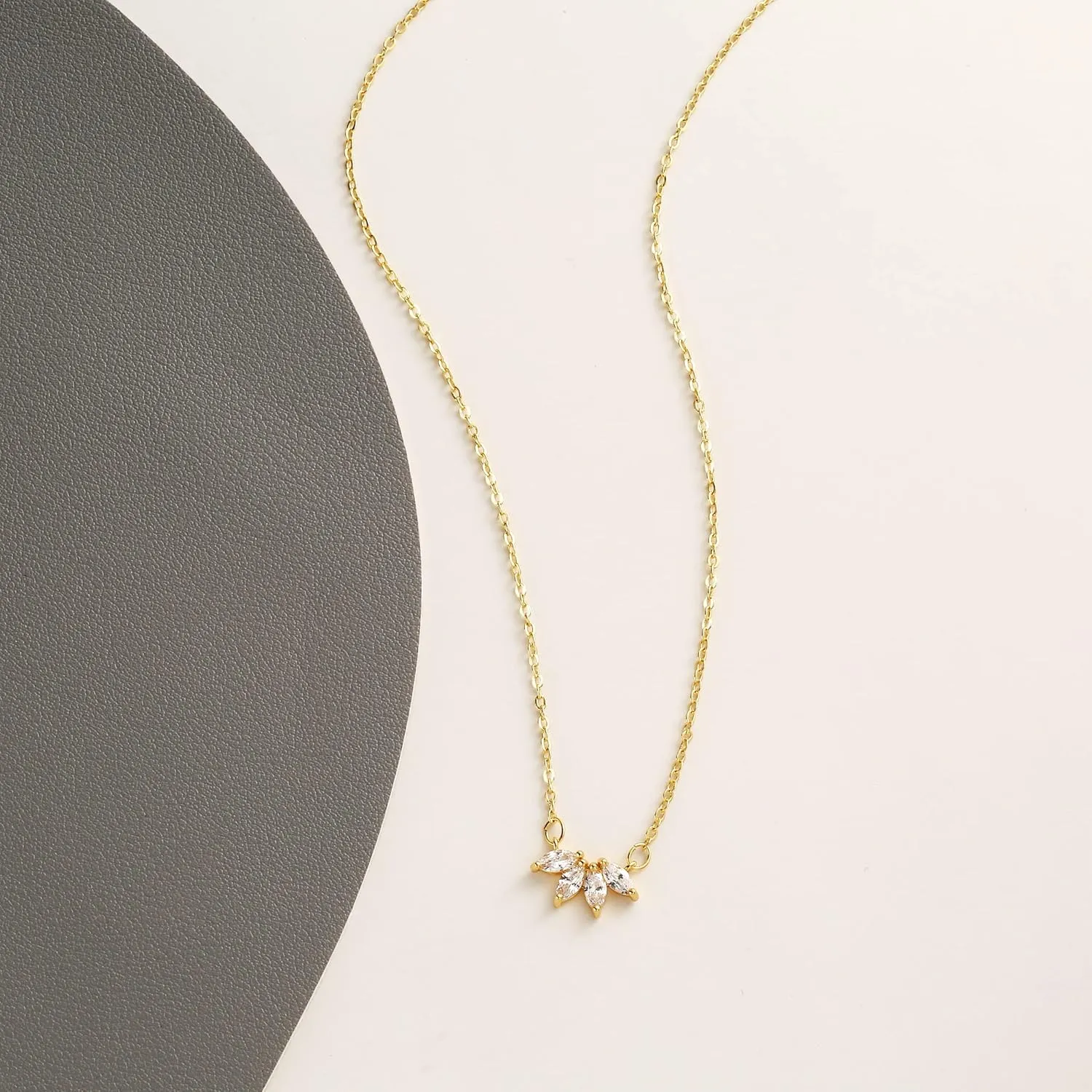 Tasiso Diamond Necklaces for Women Dainty CZ Leaf Necklace 14k Gold Plated Flower Necklace Simple Diamond Choker Necklaces for Women Trendy Prom Jewelry Gifts