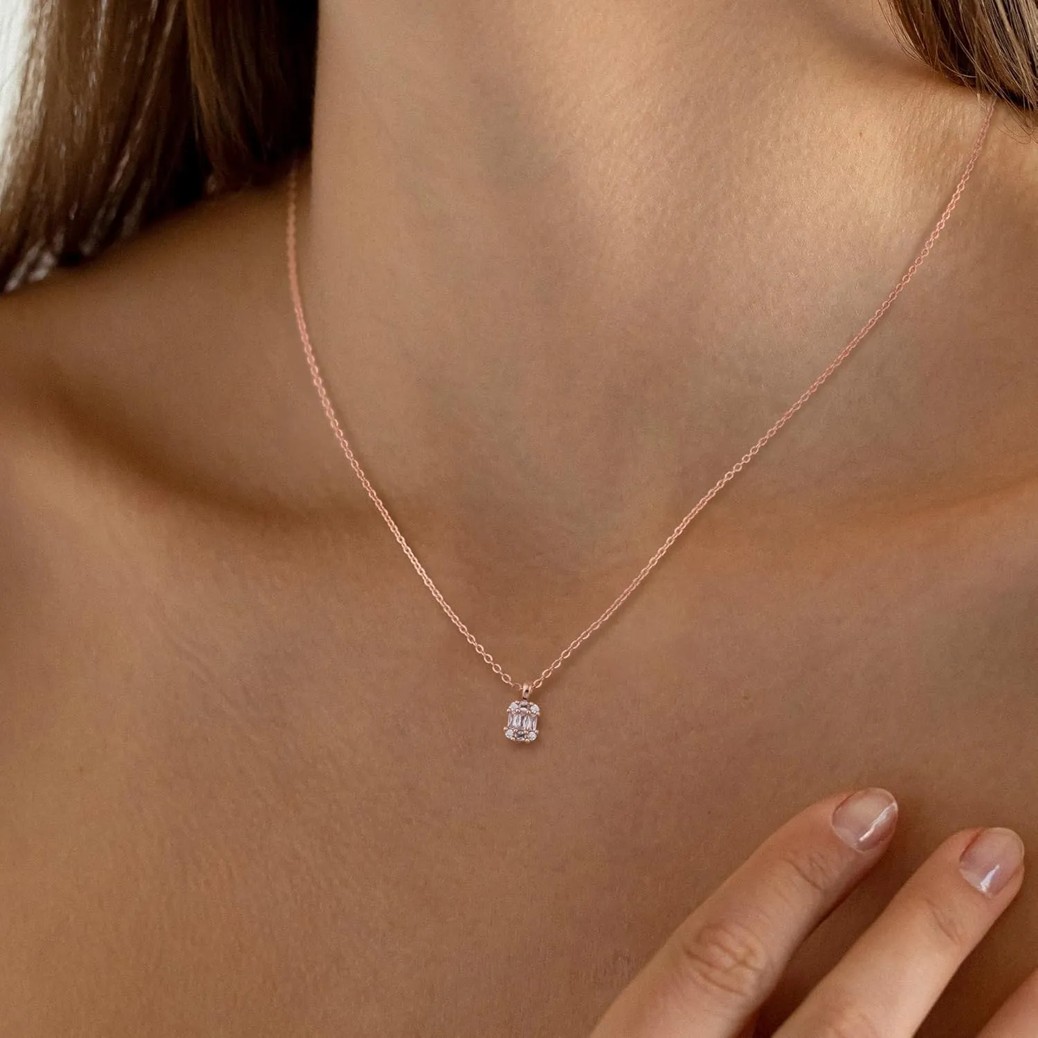 Tewiky Diamond Pendant Necklace for Women Dainty Gold Layered Necklaces 14k Gold Plated Stacked Cuban Paperclip Chain Choker Necklaces Aesthetic Simple Gold Necklace Jewelry Gifts for Women
