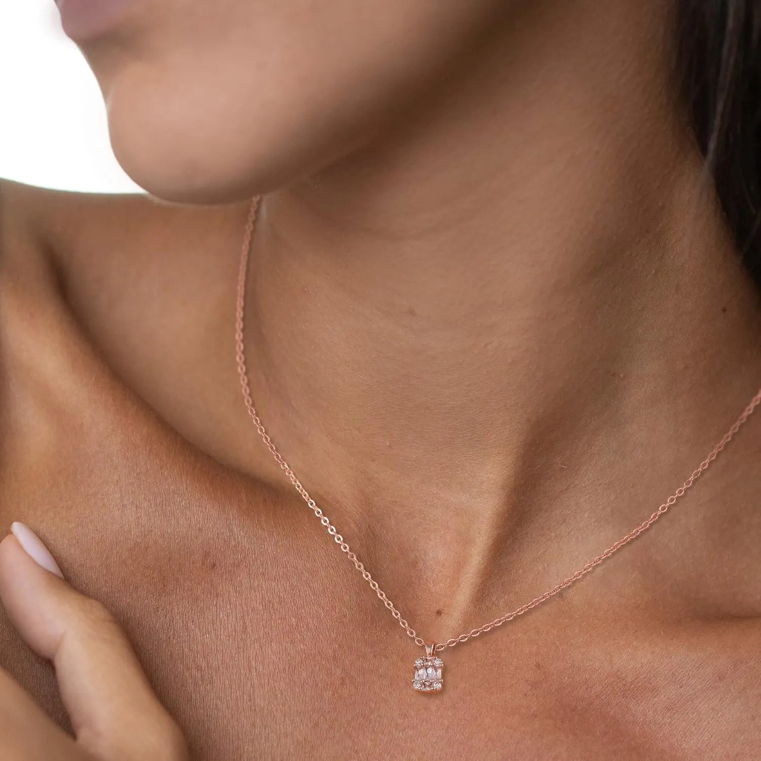 Tewiky Diamond Pendant Necklace for Women Dainty Gold Layered Necklaces 14k Gold Plated Stacked Cuban Paperclip Chain Choker Necklaces Aesthetic Simple Gold Necklace Jewelry Gifts for Women