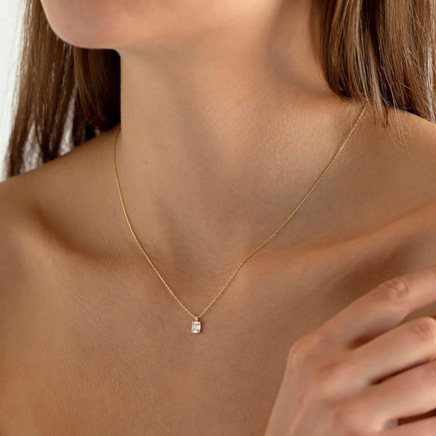 Tewiky Diamond Pendant Necklace for Women Dainty Gold Layered Necklaces 14k Gold Plated Stacked Cuban Paperclip Chain Choker Necklaces Aesthetic Simple Gold Necklace Jewelry Gifts for Women