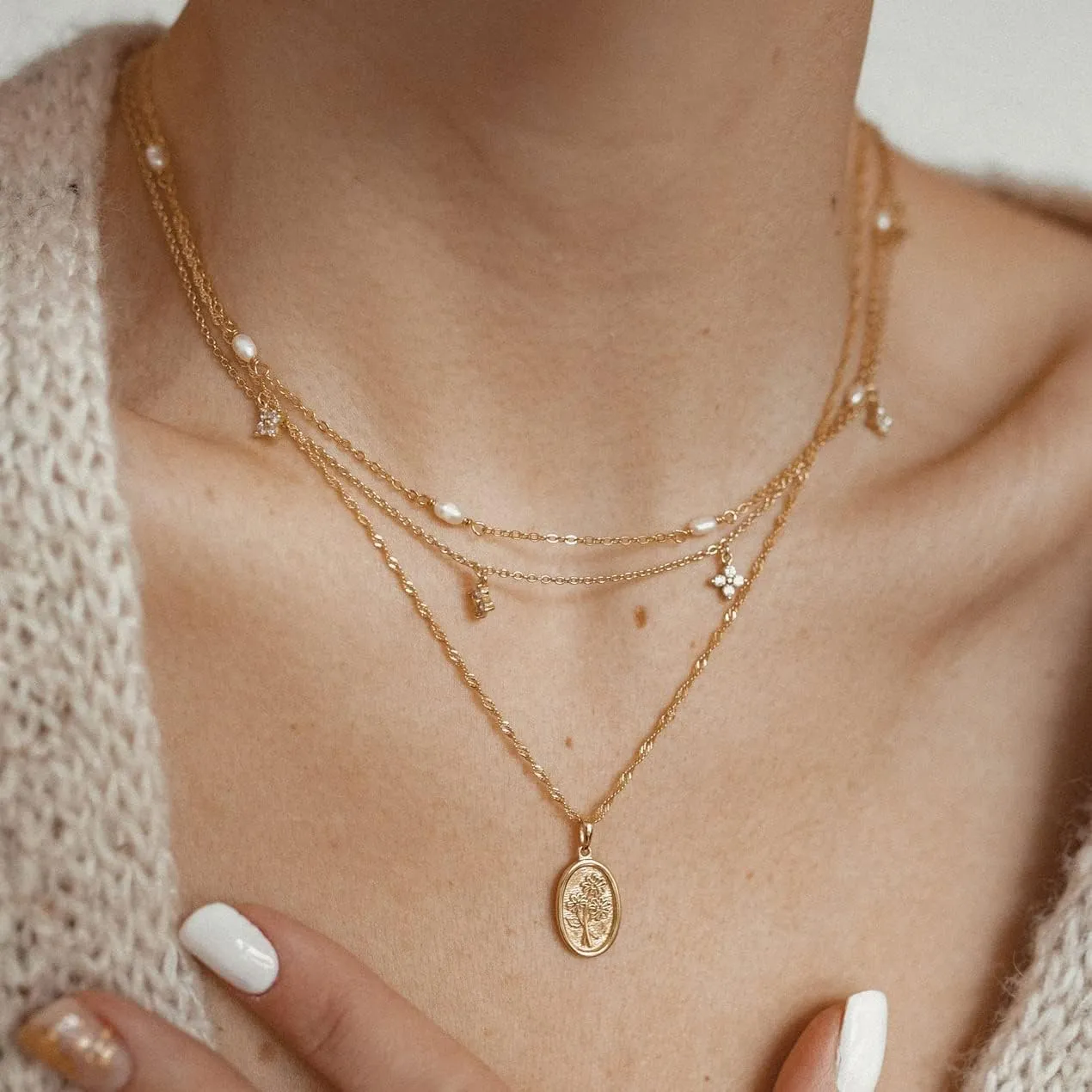 Tewiky Diamond Pendant Necklace for Women Dainty Gold Layered Necklaces 14k Gold Plated Stacked Cuban Paperclip Chain Choker Necklaces Aesthetic Simple Gold Necklace Jewelry Gifts for Women