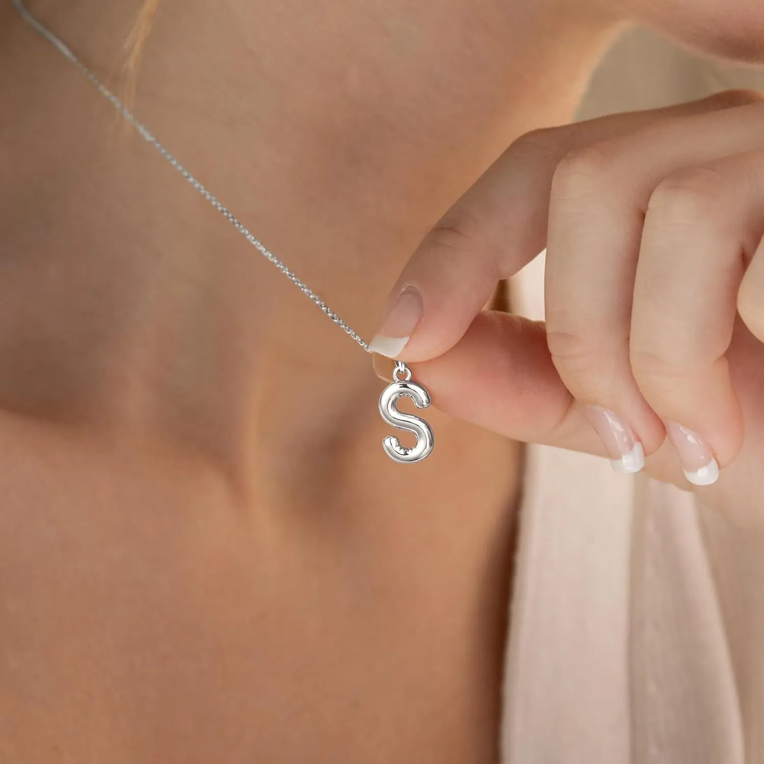 Turandoss Dainty Gold Initial Necklaces for Women Jewelry Gifts - Personalized Layered Initial Letter Necklaces for Her Trendy, Dainty Gold Chunky Pendant Choker Chain Necklace Jewelry Gifts for Women