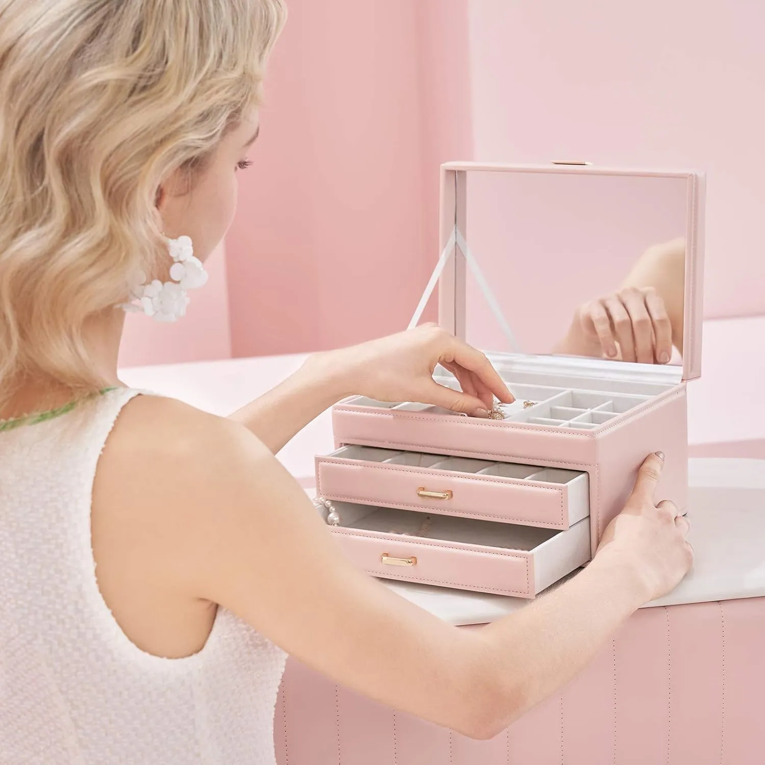 Vlando Jewelry Box Large-Capacity Jewelry Storage Boxes,Faux Leather Mirror Jewelry Organizer Box,Earrings, Necklace, Rings,Bracelet for Girl Woman Mother's Day Gift(Pink, New-Mirror Lid)